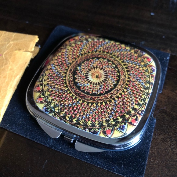 New Stunning Carry Purse Mirror ♥️ - Picture 6 of 12